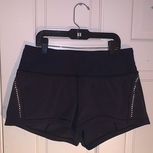 Lulu Lemon 2.5” Shorts